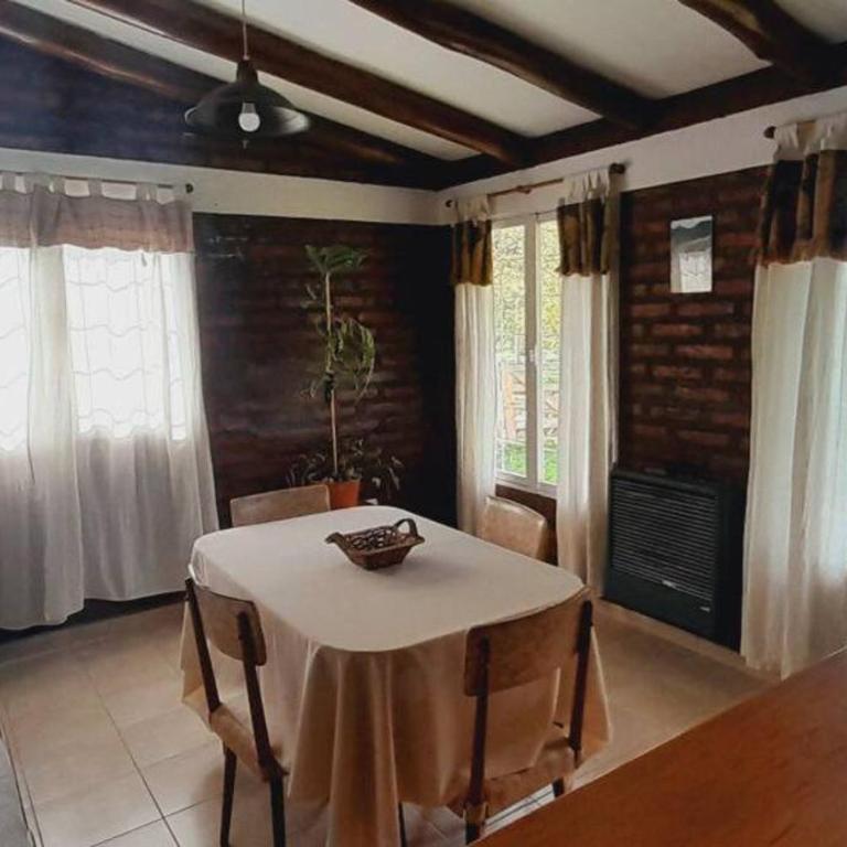 Cálida casa con jardín en Esquel - Casa con 1 dormitorio - 9