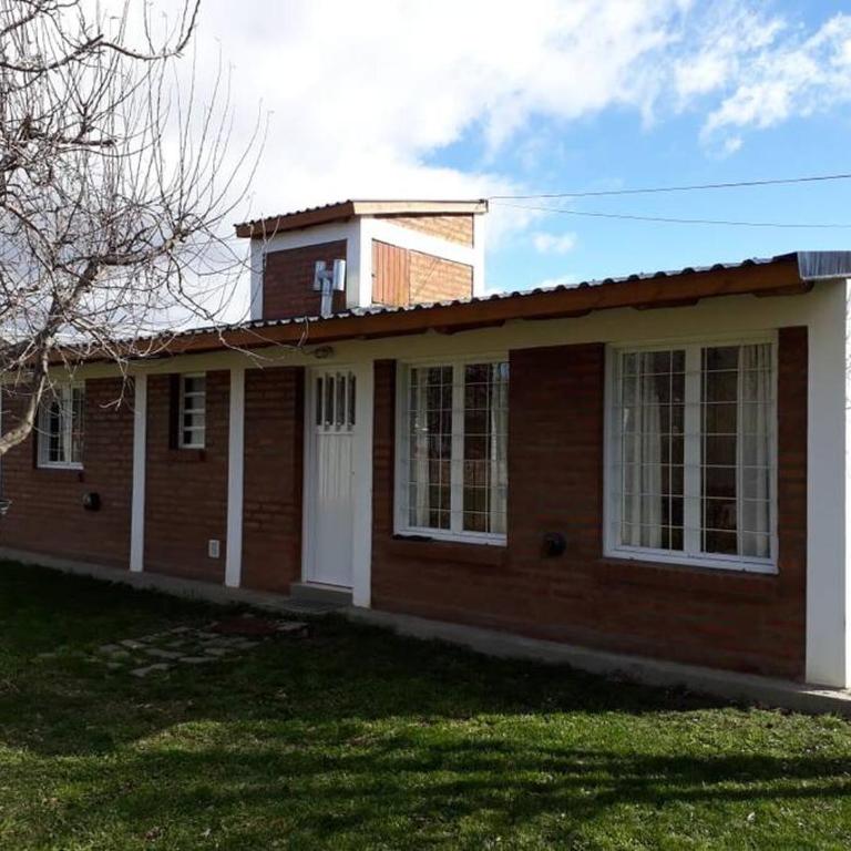 Cálida casa con jardín en Esquel - Casa con 1 dormitorio - 12