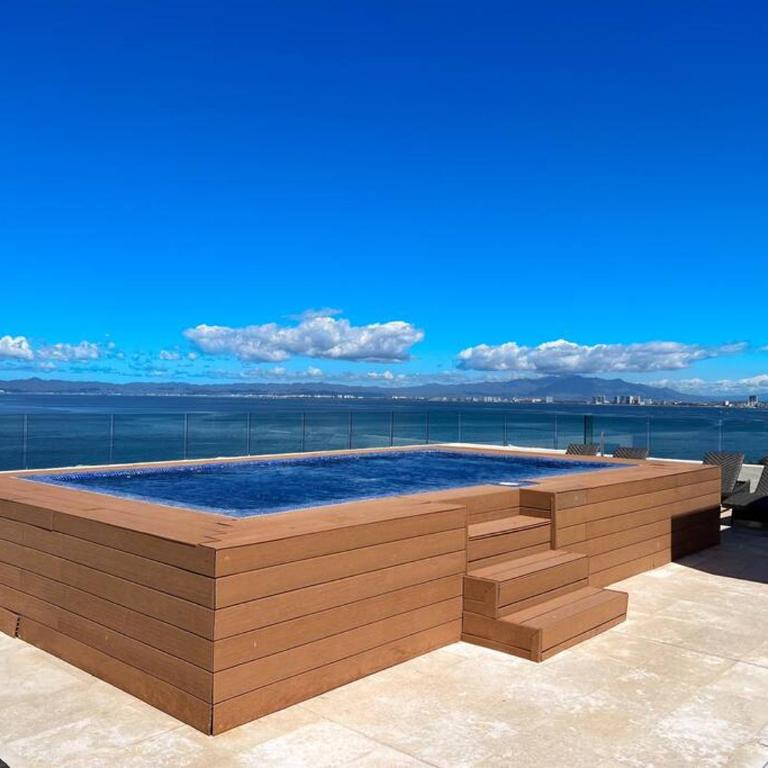 Beachfront Condo in Exclusive Zone - Three-Bedroom Apartment with Sea View - 4