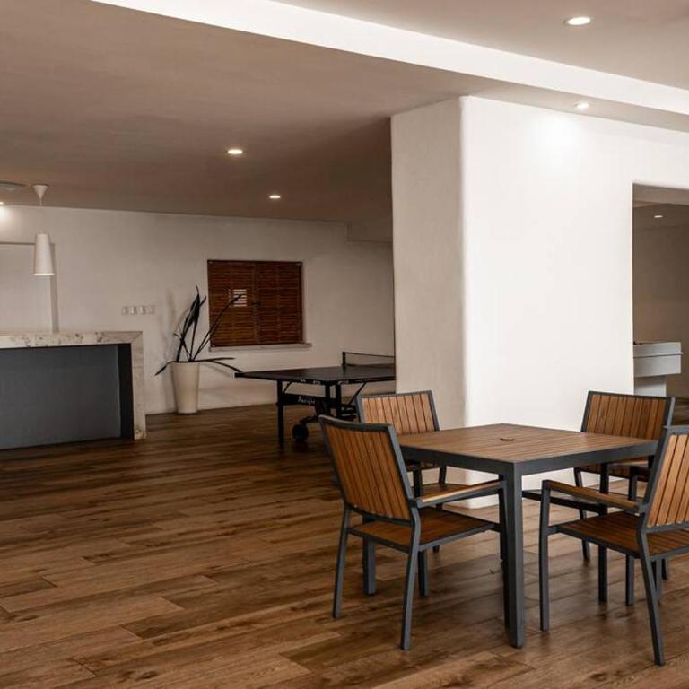 Beachfront Condo in Exclusive Zone - Three-Bedroom Apartment with Sea View - 8