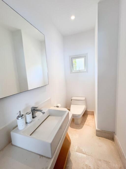 Beachfront Condo in Exclusive Zone - Three-Bedroom Apartment with Sea View - 11