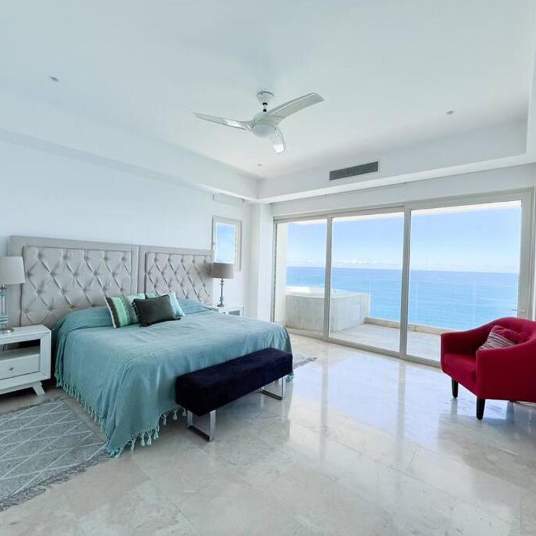 Beachfront Condo in Exclusive Zone - Three-Bedroom Apartment with Sea View - 30