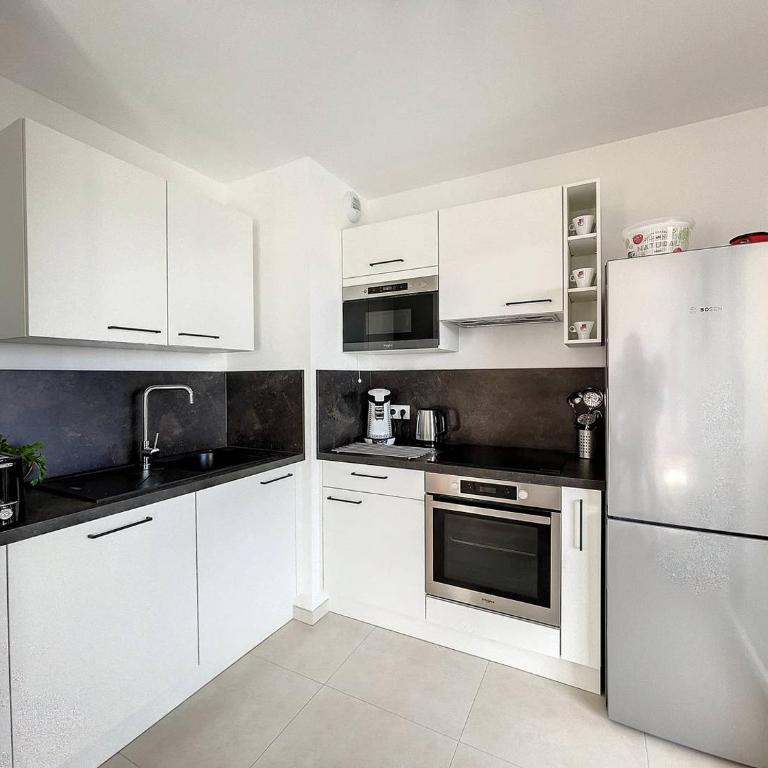 Appartement T2 dans une résidence avec piscine - Appartamento con 1 Camera da Letto, Vista Mare e Terrazza - 3