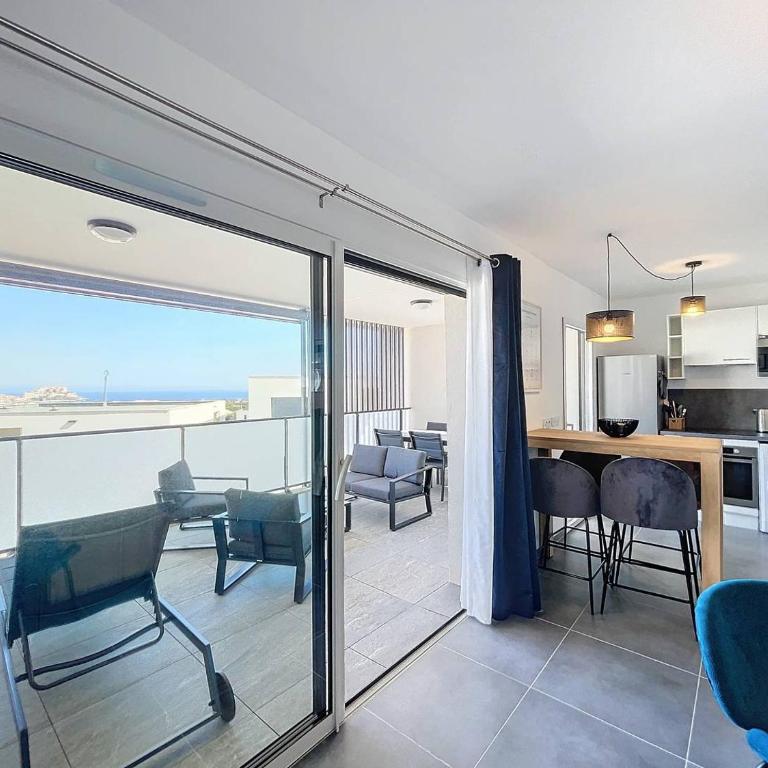 Appartement avec vue mer et citadelle - One-Bedroom Apartment with Sea View and Terrace - 1