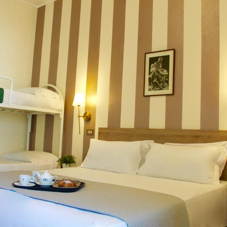 Roi Hotel - Camera Tripla - 6