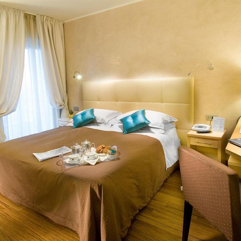 Hotel Sarti - Classic Triple Room - 1