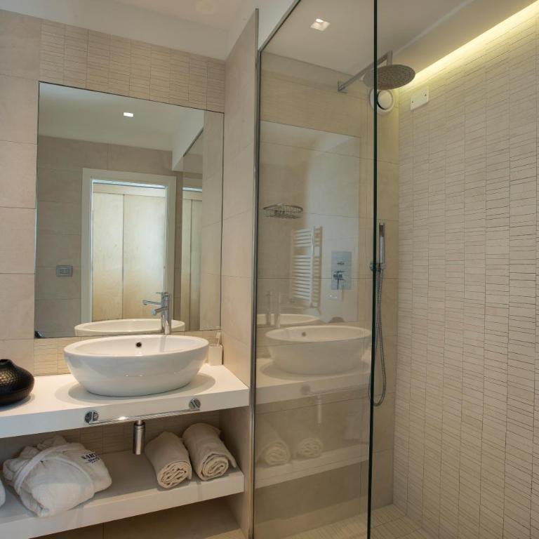 Hotel Sarti - Superior Double or Twin Room with Sea View - 6