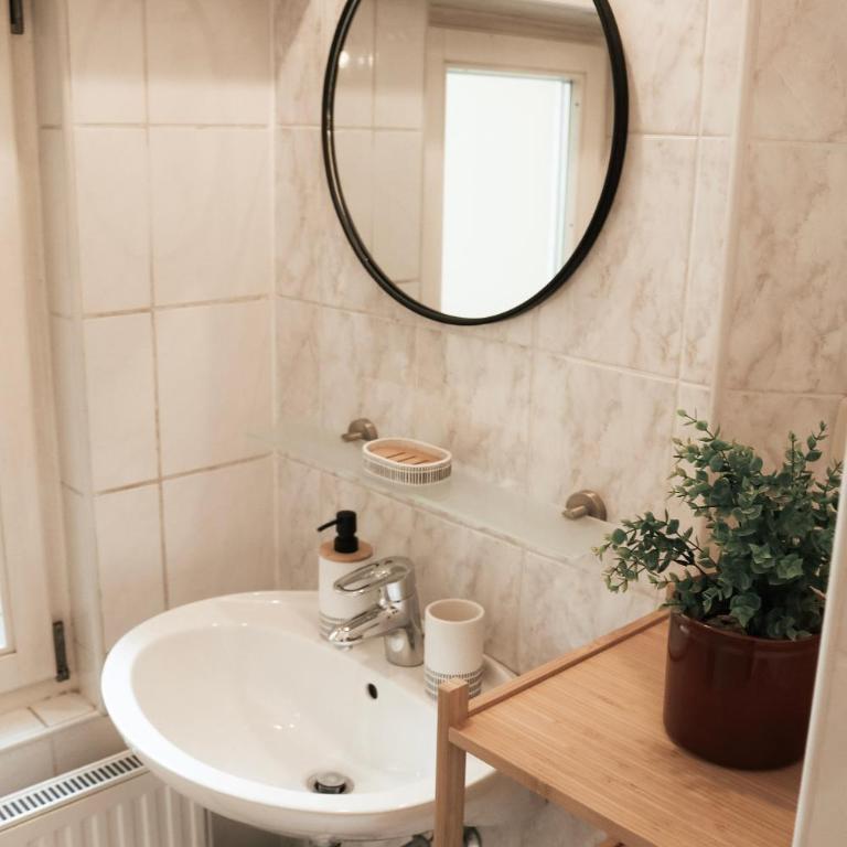 Cozy and charming apartment near city centre with 2 bathrooms - Apartment mit 2 Schlafzimmern - 24