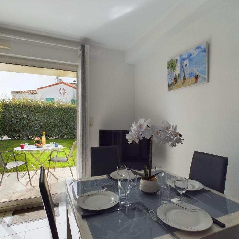 Les Sables d'Olonne - appartement pour 4 et jardin - Apartment - 4