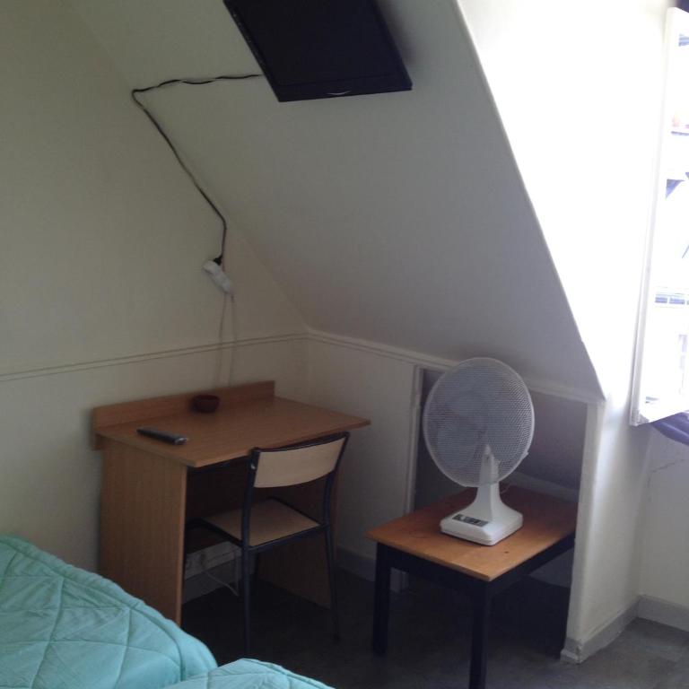 Au Royal Mad - Chambre Lits Jumeaux avec Salle de Bains Commune - 2