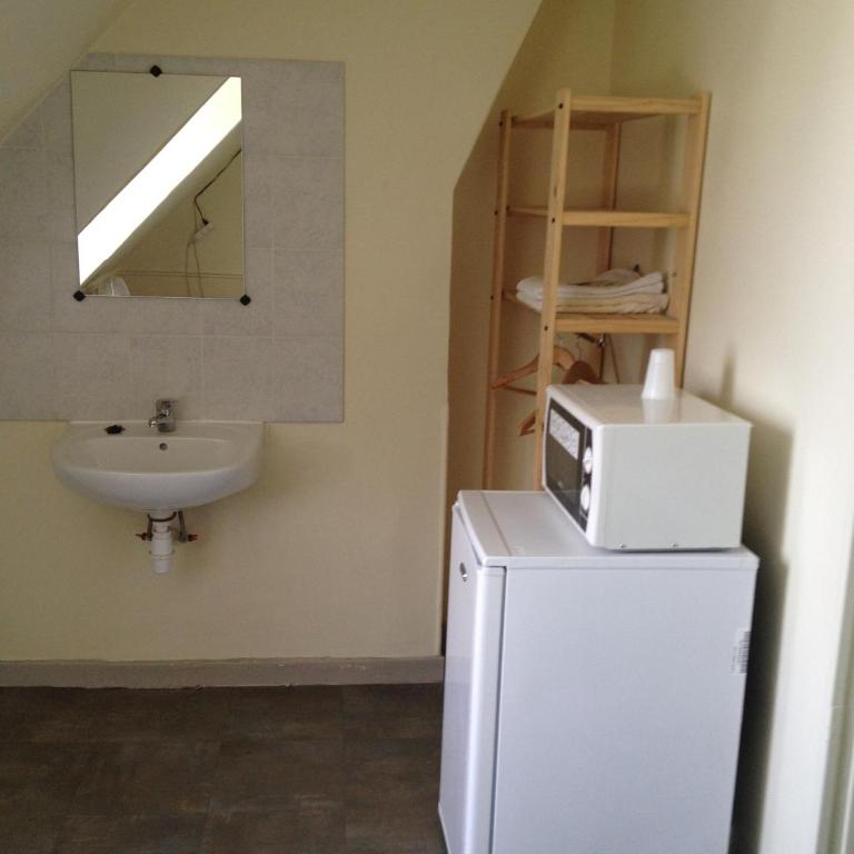 Au Royal Mad - Chambre Lits Jumeaux avec Salle de Bains Commune - 3