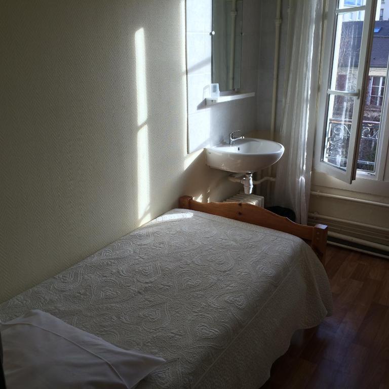 Au Royal Mad - Chambre Simple avec Salle de Bains Commune - 5