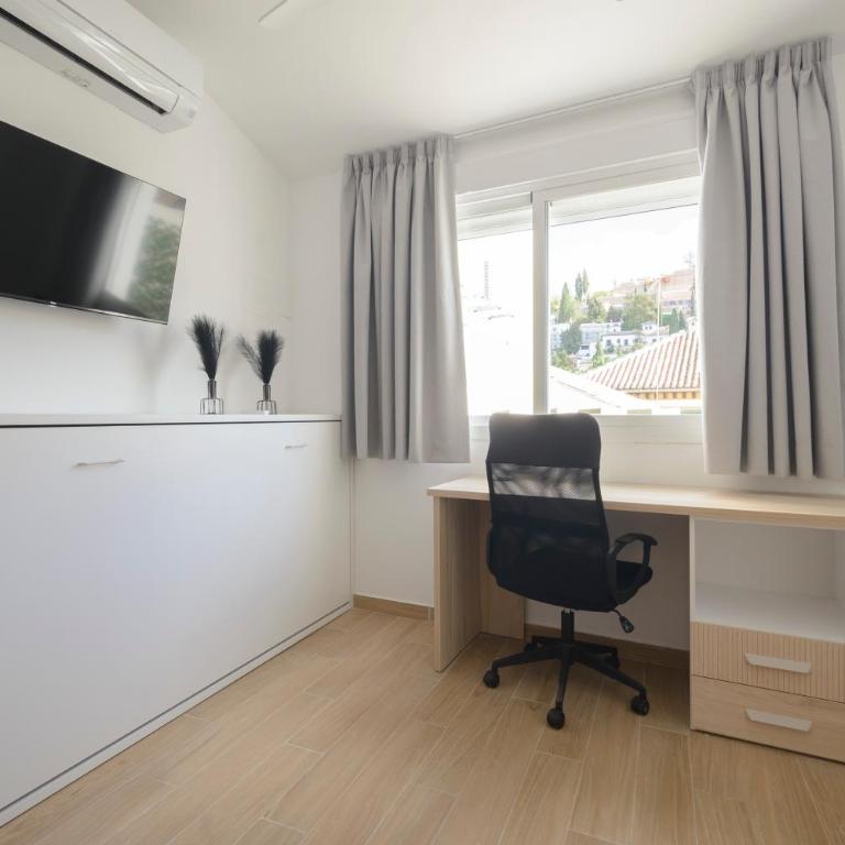 Apartamentos Molinos de la Alhambra - Three-Bedroom Apartment - 5