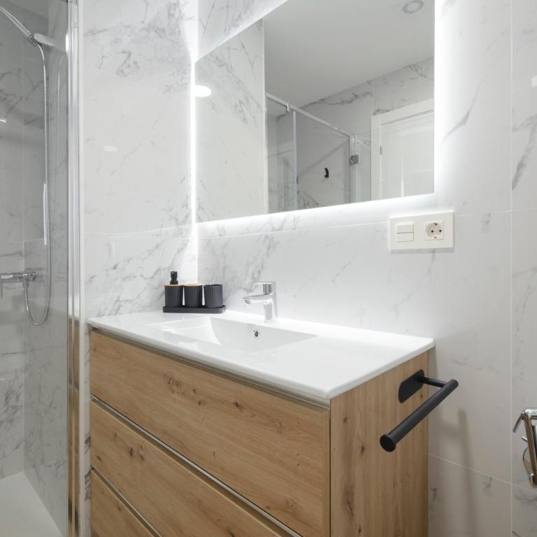 Apartamentos Molinos de la Alhambra - Three-Bedroom Apartment - 27
