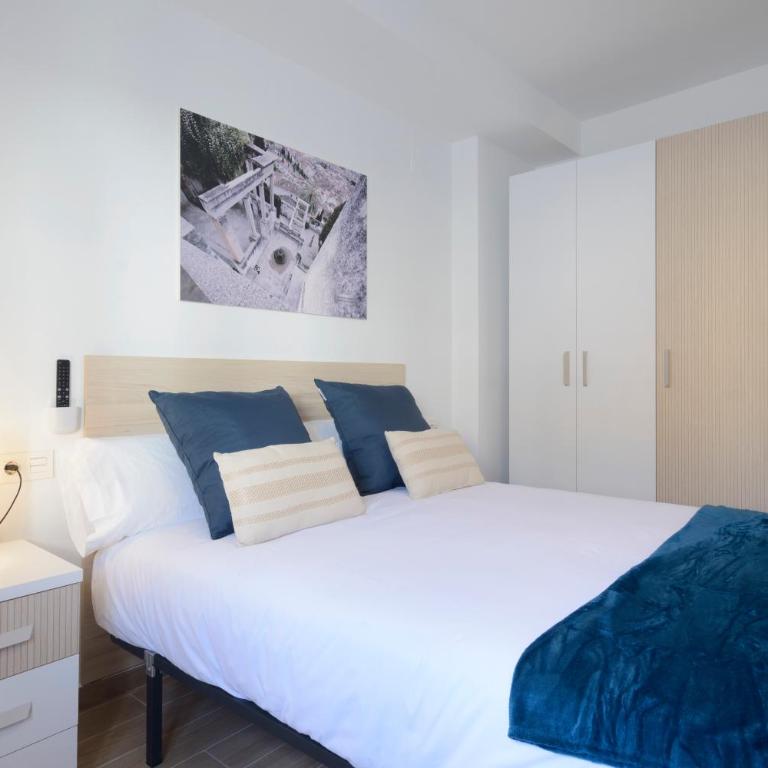 Apartamentos Molinos de la Alhambra - Three-Bedroom Apartment - 24