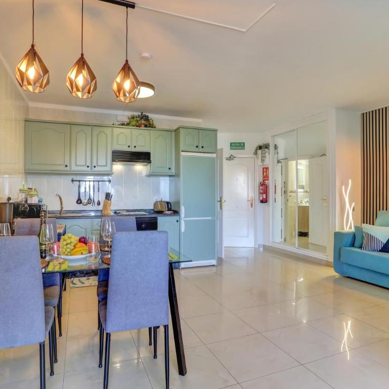 LUXORY DREAMY SUNSET, SeaFront, Direct Access To The Promenade,Wifi,Pool,Free Parking - Apartamento con vistas al mar - 11