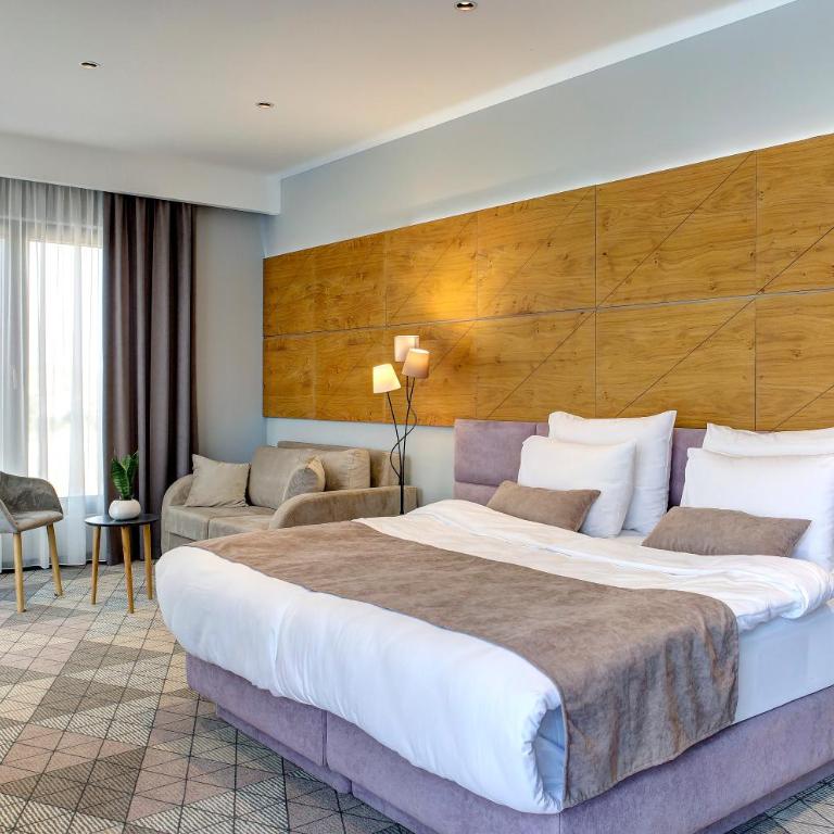 Hotel Emporia Mostar - Triple Room with View - 1