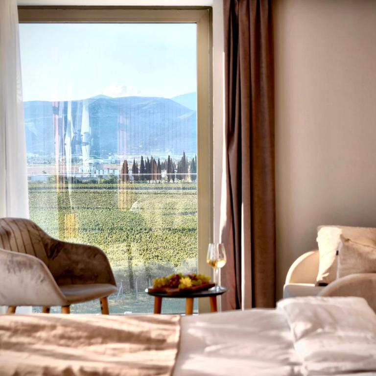 Hotel Emporia Mostar - Triple Room with View - 2