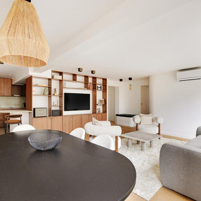 Pick A Flat's Apartments in Tour Eiffel - Rue de l'Amiral Hamelin - Appartement - 3