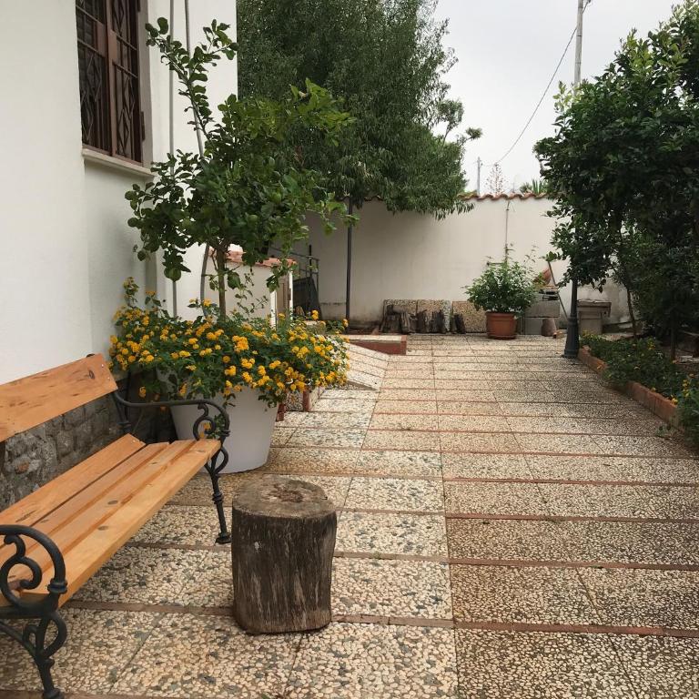 Holiday & House - Imparato Carini Costa Verde - Appartamento con giardino privato - porzione di Villa residenziale a pochi passi dal mare - One-Bedroom Apartment with Garden View - 5