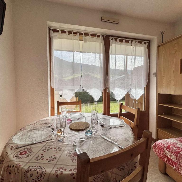 Studio Cabine avec Terrasse, Parking et Proche Pistes - Praz-sur-Arly - Appartement 1 Chambre - 4