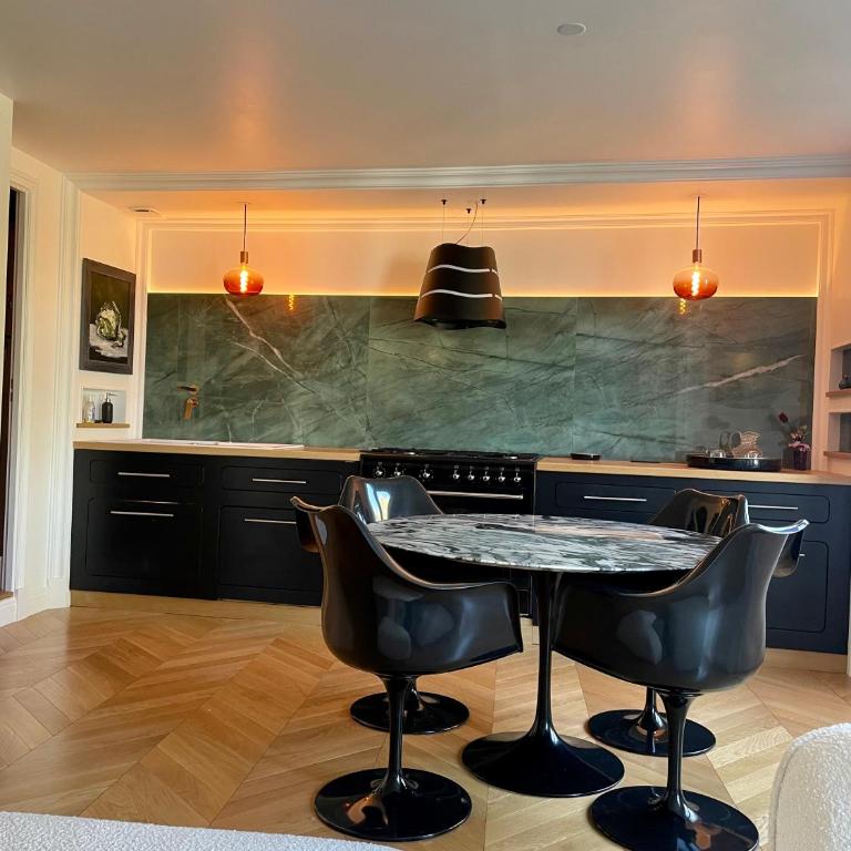 Apparemment luxueux niché dans les arbres - Appartement 1 Chambre Deluxe - Vue sur Ville - 9