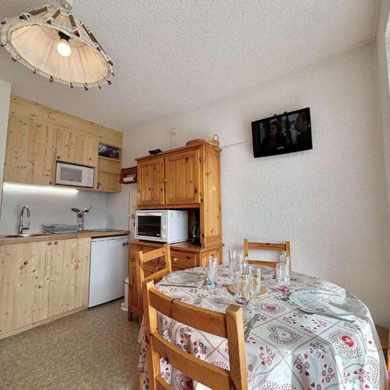 Studio Cabine avec Terrasse, Parking et Proche Pistes - Praz-sur-Arly - Appartement 1 Chambre - 13