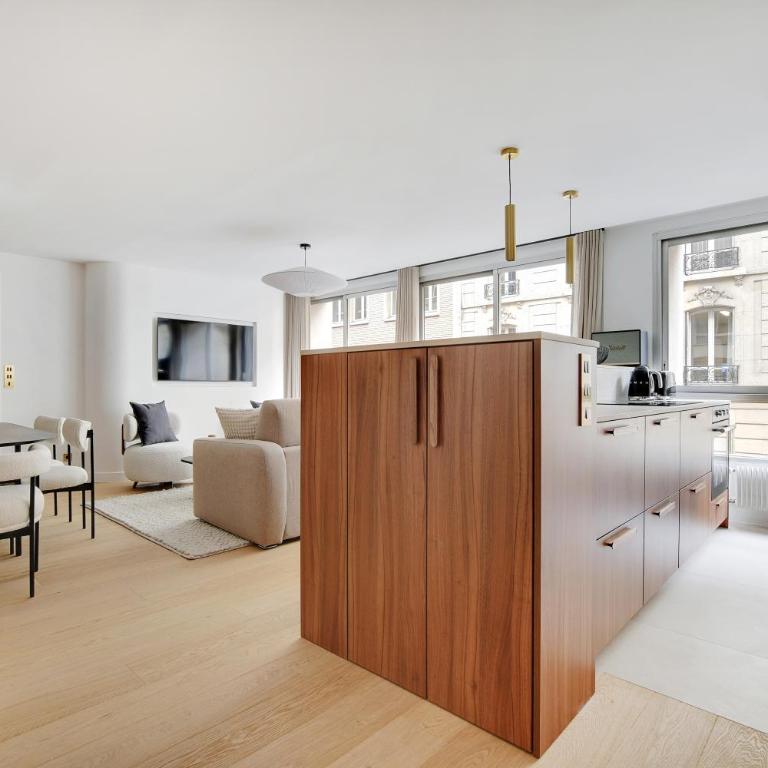 Pick A Flat's Apartments in Tour Eiffel - Rue de l'Amiral Hamelin - Appartement - 4