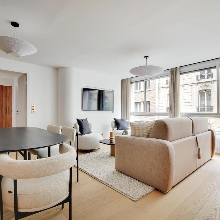 Pick A Flat's Apartments in Tour Eiffel - Rue de l'Amiral Hamelin - Appartement - 3