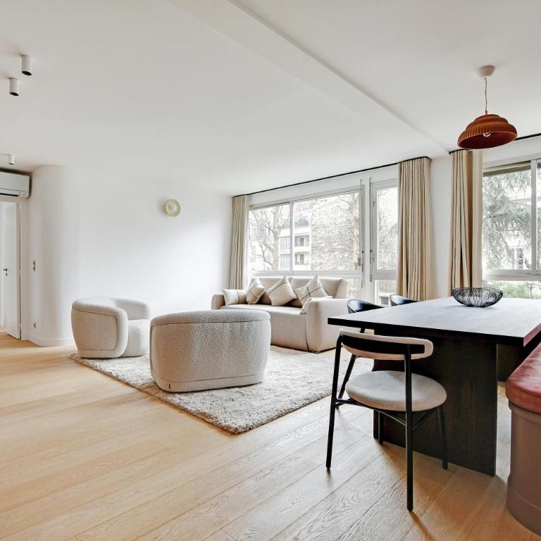 Pick A Flat's Apartments in Tour Eiffel - Rue de l'Amiral Hamelin - Appartement - 1