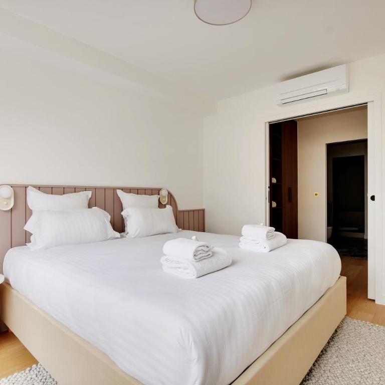 Pick A Flat's Apartments in Tour Eiffel - Rue de l'Amiral Hamelin - Appartement - 14