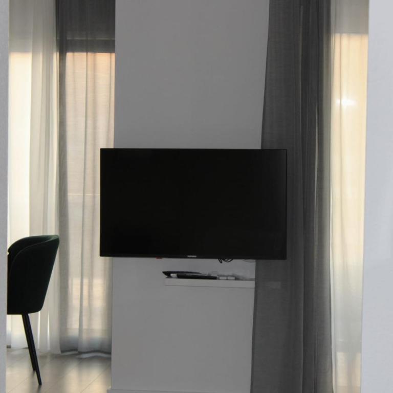 Apartment Merry Harmony Heights - Balcony & Free Garage & Parking - Two-Bedroom Apartment with View - 46