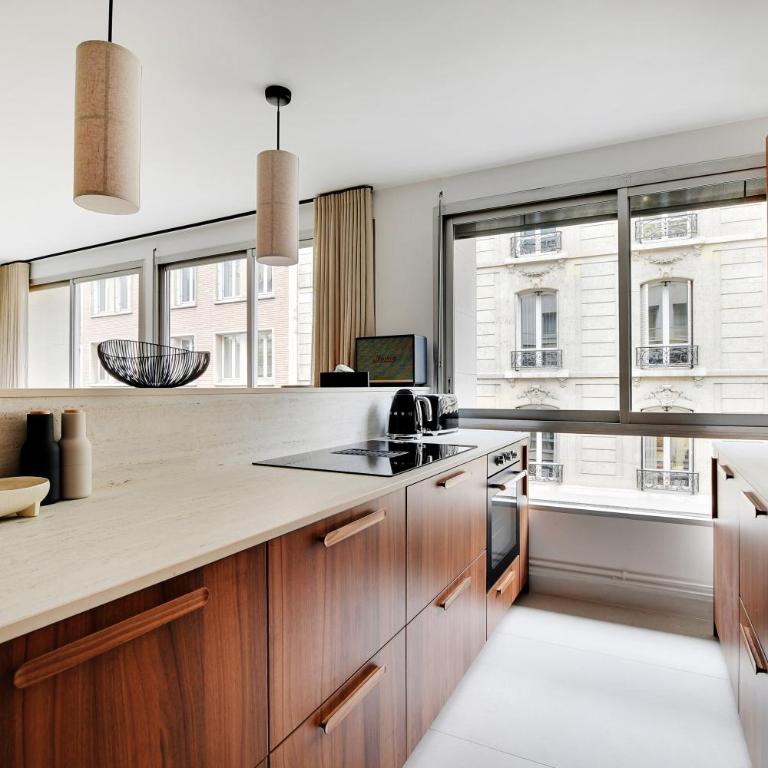 Pick A Flat's Apartments in Tour Eiffel - Rue de l'Amiral Hamelin - Appartement - 3
