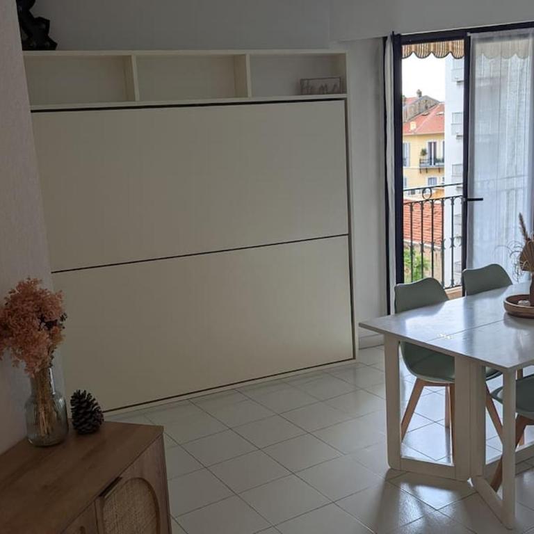 T2 ouvert à 5 min des plages, au calme, avec balcon et garage - Apartment mit 1 Schlafzimmer mit Stadtblick - 43