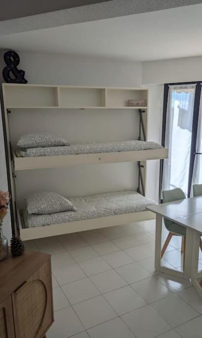T2 ouvert à 5 min des plages, au calme, avec balcon et garage - Apartment mit 1 Schlafzimmer mit Stadtblick - 15
