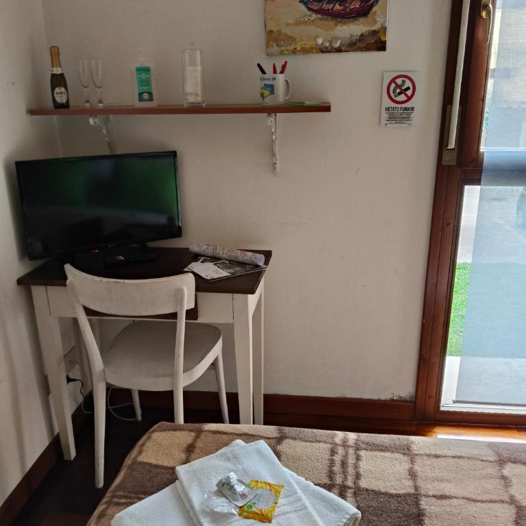 Civico 26 - Camera Matrimoniale Standard con Bagno in Comune - 9