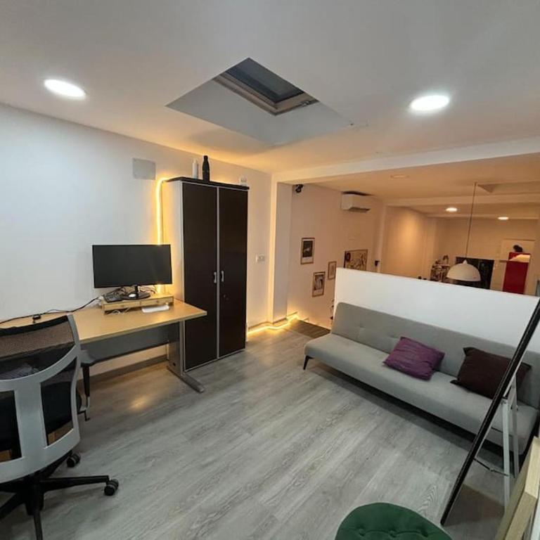 The Special Loft Plaza Castilla - Three-Bedroom Loft Apartment - 18