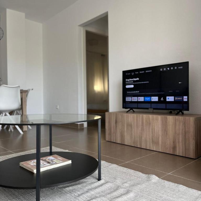Amplio apartamento en el centro de Málaga con parking privado incluido - Apartamento de 3 dormitorios - 24