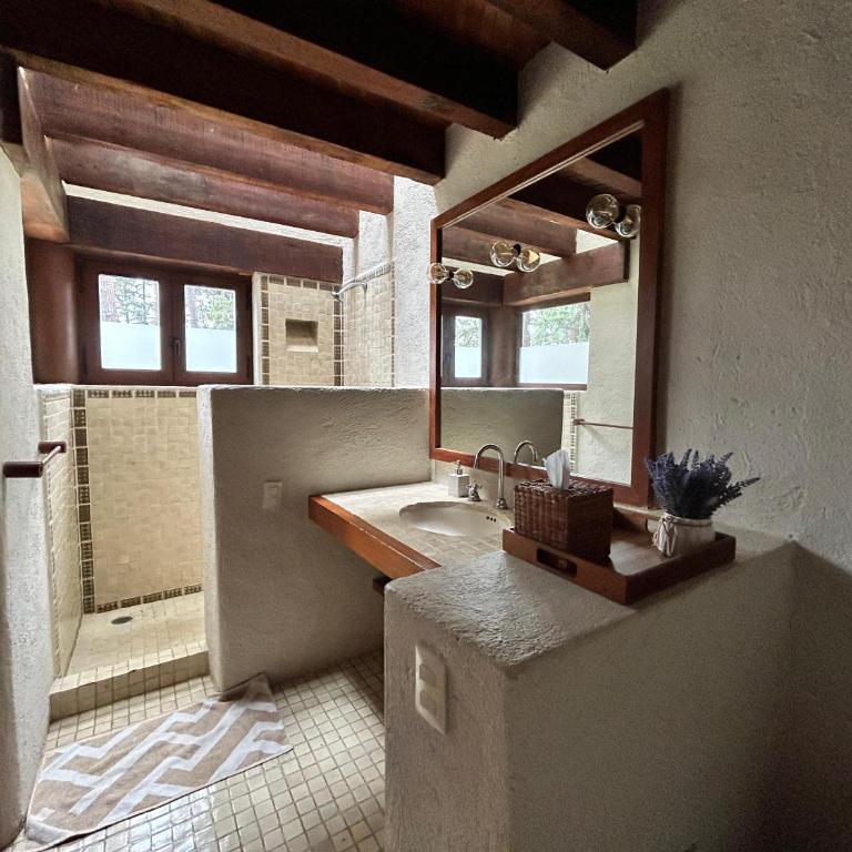 El Refugio with jacuzzi and garden in Avándaro - Casa de 4 dormitorios - 11