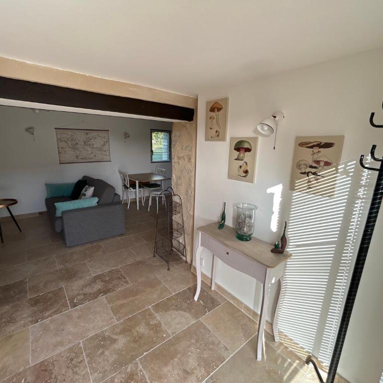 Charmante maison Provençale avec grand jardin - Casa con 1 dormitorio - 9