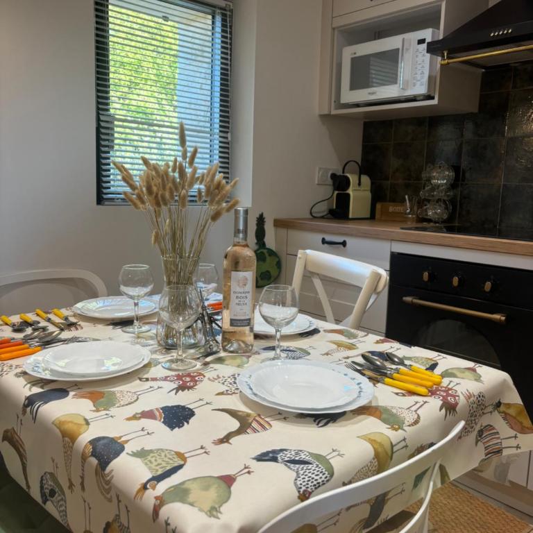 Charmante maison Provençale avec grand jardin - Casa con 1 dormitorio - 12