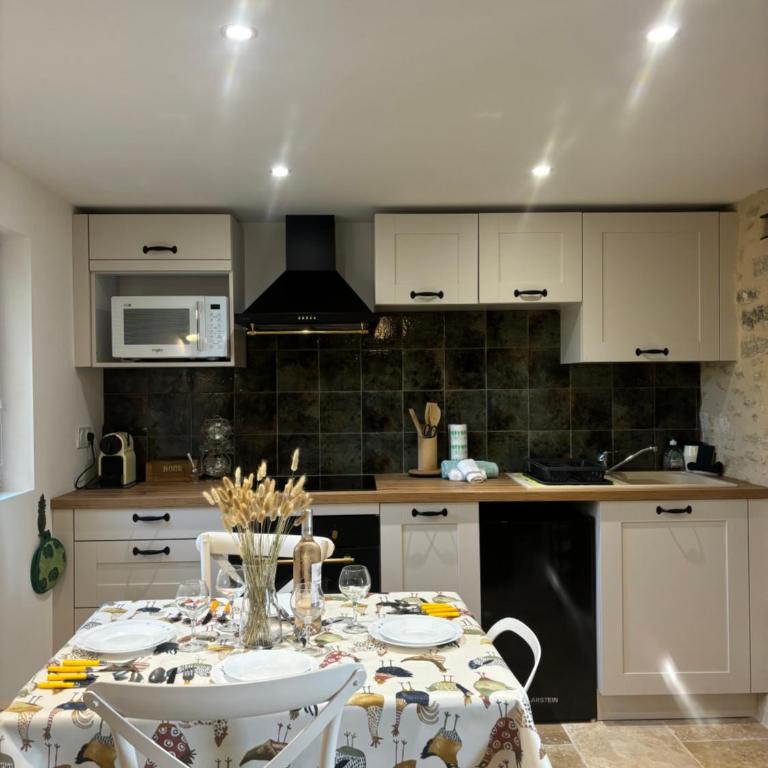 Charmante maison Provençale avec grand jardin - Casa con 1 dormitorio - 13