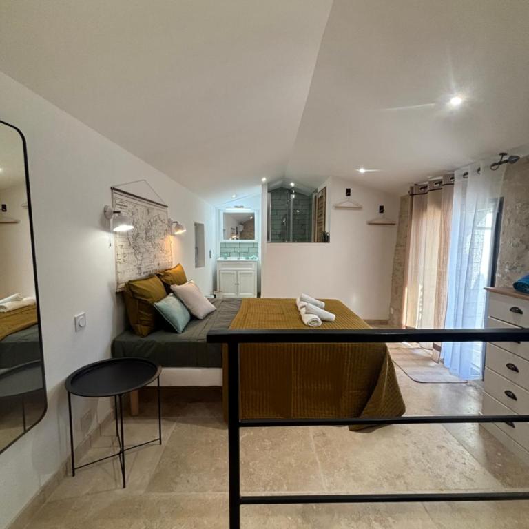 Charmante maison Provençale avec grand jardin - Casa con 1 dormitorio - 15