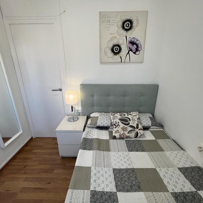 Habitaciones Rambla - Single Room with Shared Bathroom - 2