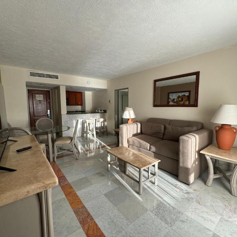 The Palms Resort of Mazatlan - Suite with Sea View - 4