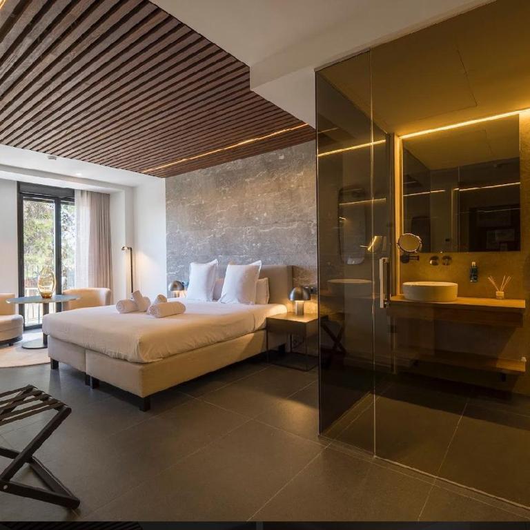 TQ 10 Boutique - Studio with Balcony - 7