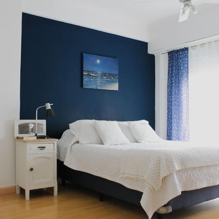 Amplio y Luminoso departamento con cochera - Apartamento de 2 dormitorios con balcón - 23