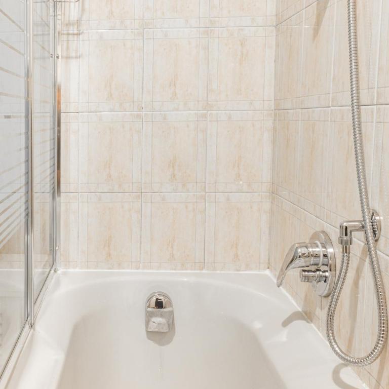 FREE PARKING - 5 min by walk from city center - Appartamento con 1 Camera da Letto - 14