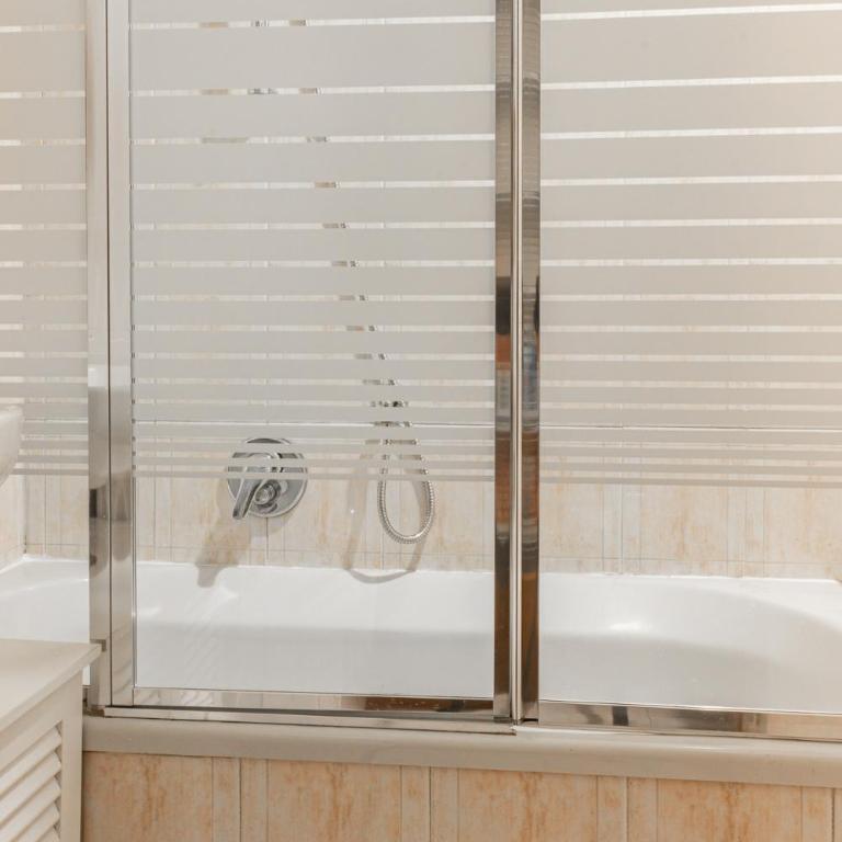 FREE PARKING - 5 min by walk from city center - Appartamento con 1 Camera da Letto - 15