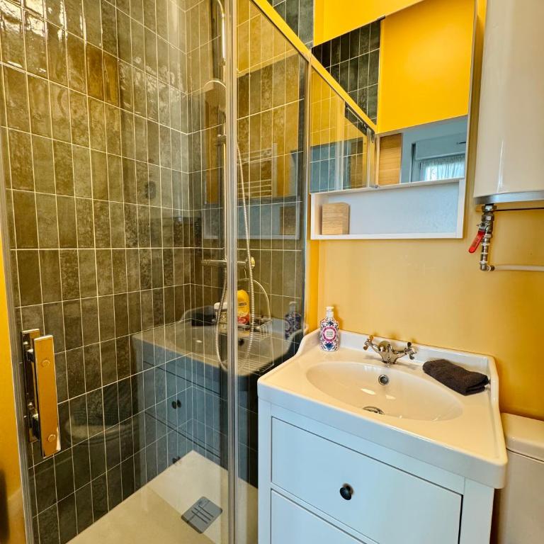 Au cœur de la ville, 2 pièces - Appartement 1 Chambre - 7